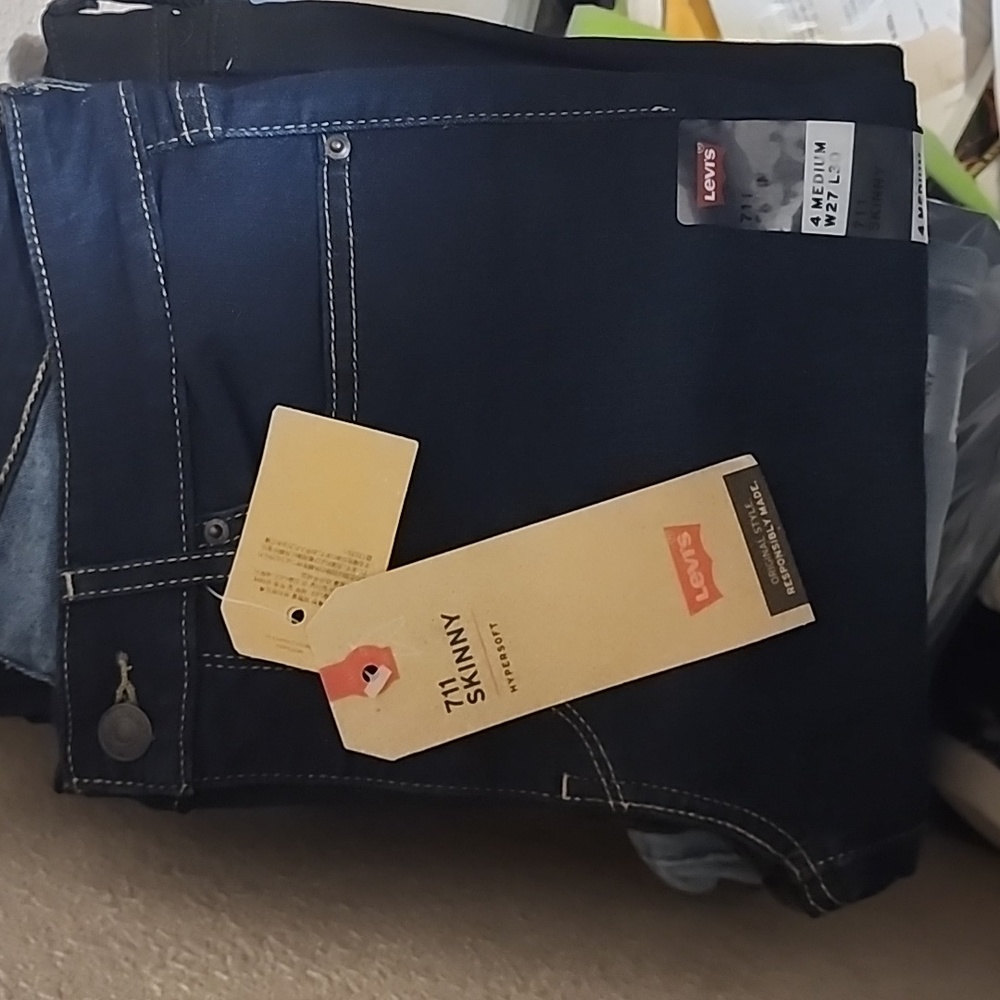 Levis dark blue 711 super skinny hypersoft 4 medium w27 l30 brand new with tags